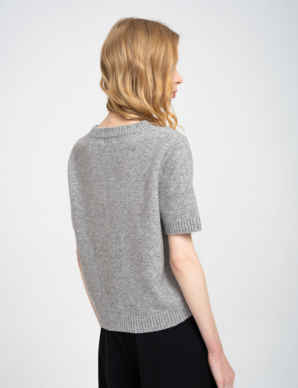 Cherry-embroidered Ribbed Edge Wool-blend Knitted Jumper