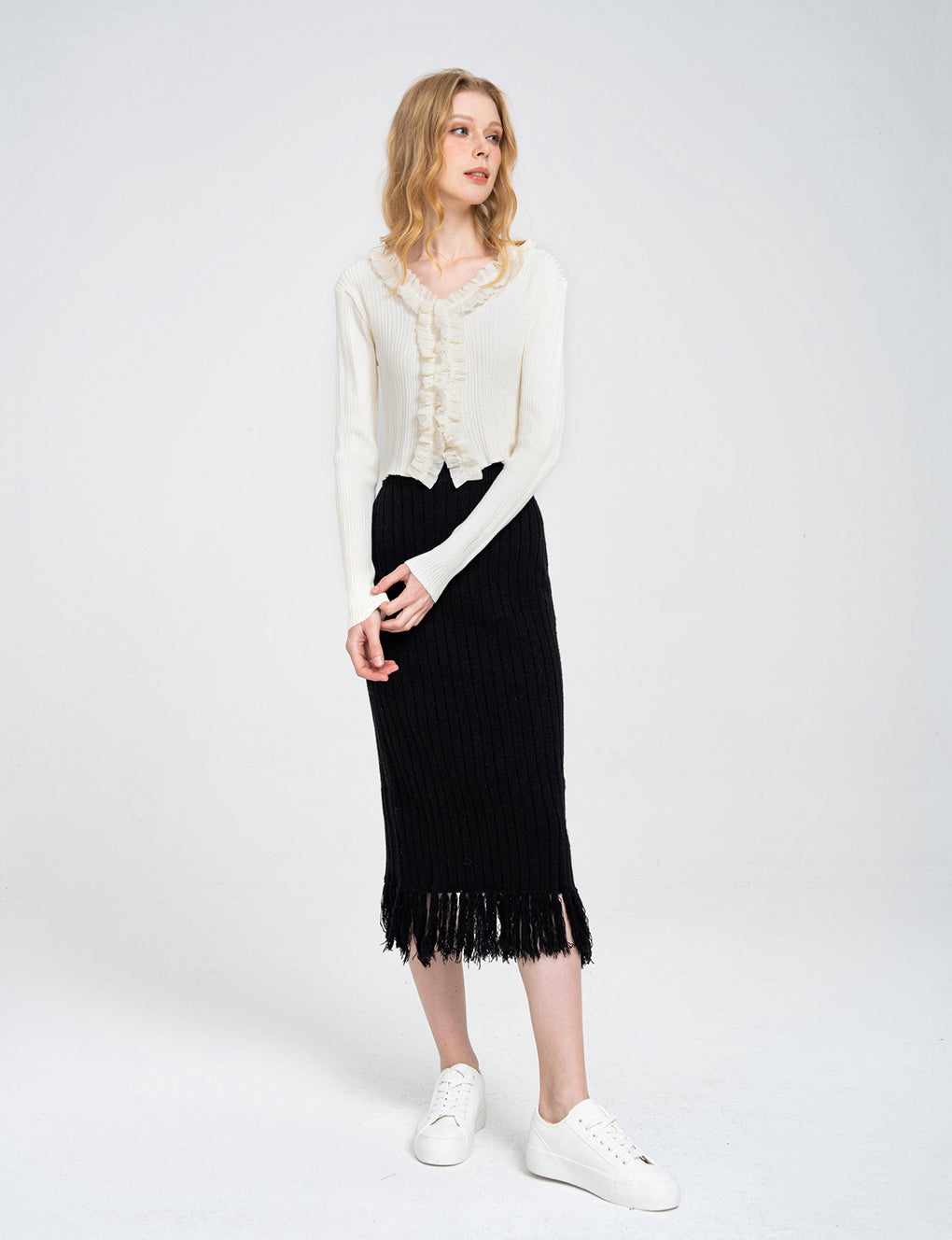 V-neck Lace-trimmed Knitted Cardigan